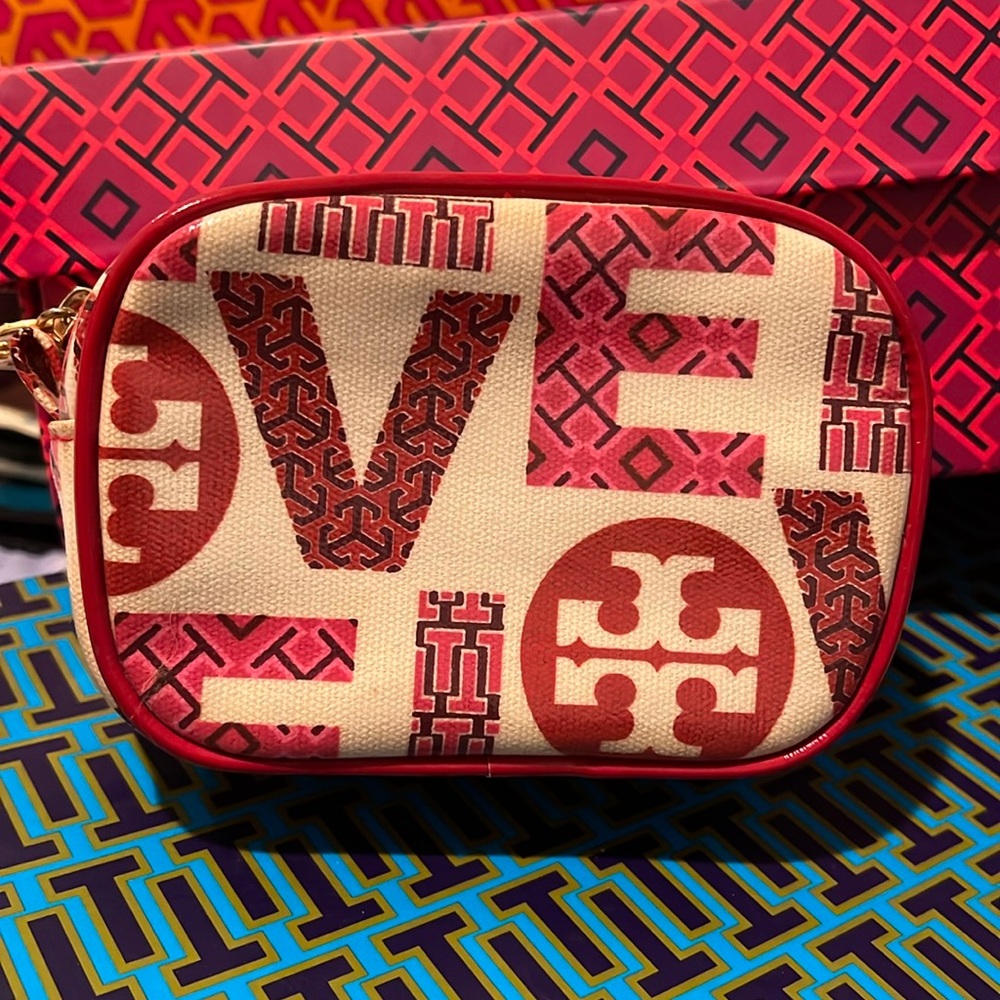 Tory Burch LOVE cosmetic case Pre owned